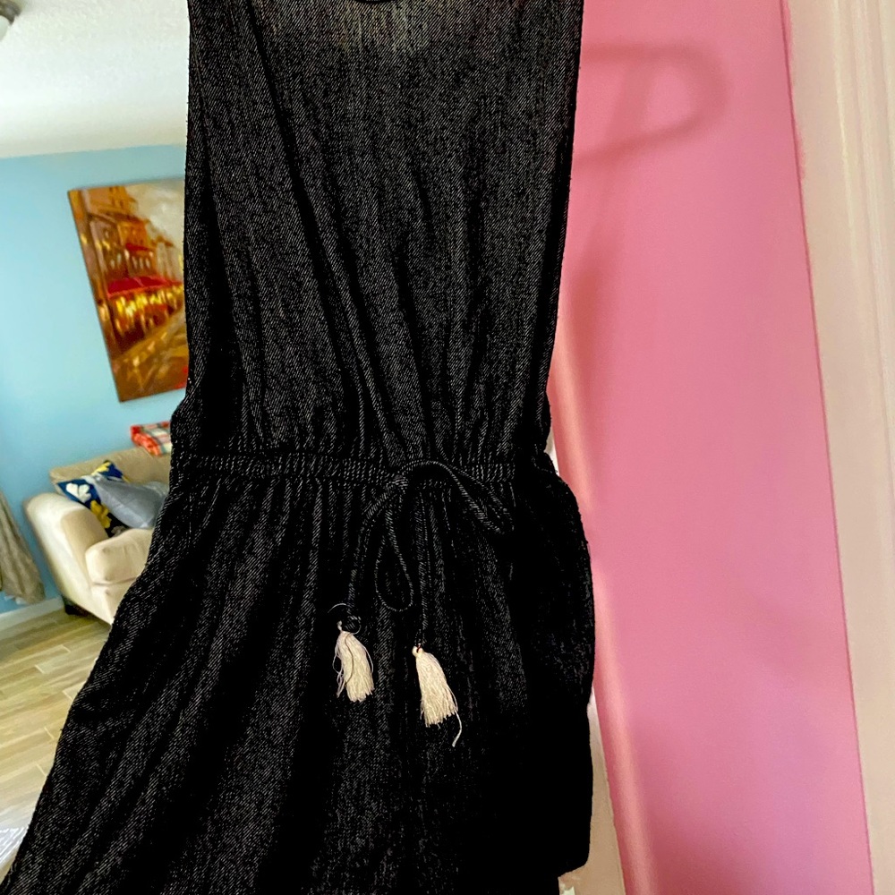 Sleeveless romper with pockets